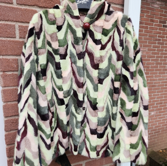 Mink jacket with hood - Picture 7 of 9